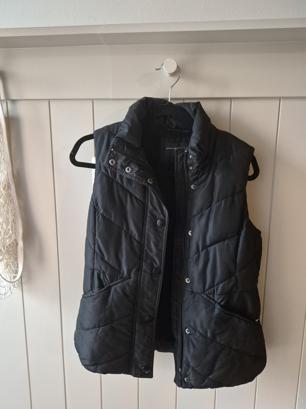 Banana Republic Black Quilted Puffer Vest - Women